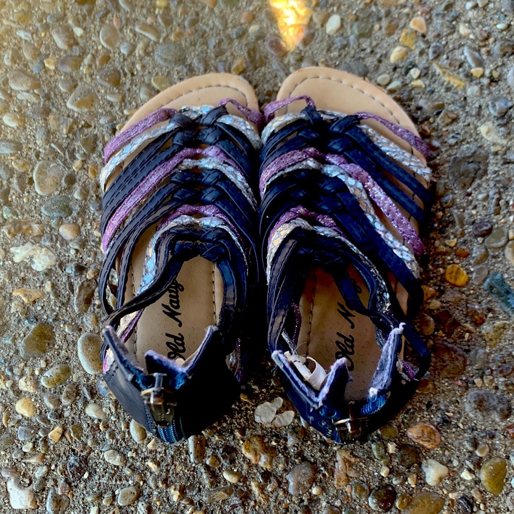 Size 6 girl Old Navy sandals